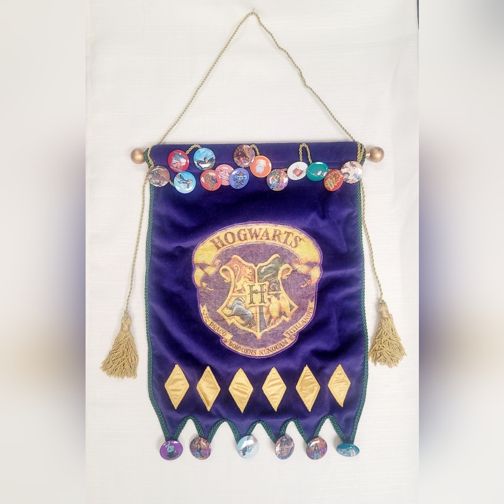 Harry Potter Hogwart Vintage 2000 Hallmark Display Banner 20 Pins
